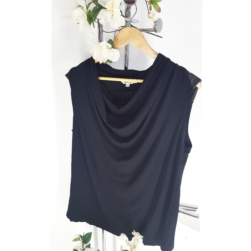 Reitmans⚡Black Relaxed Fit Viscose Sleeveless Top